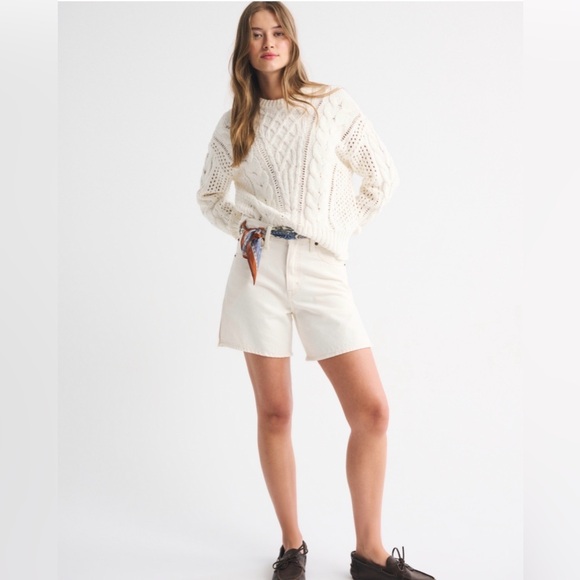 Abercrombie & Fitch Textural Stitch Cable Crew Sweater - Picture 11 of 11